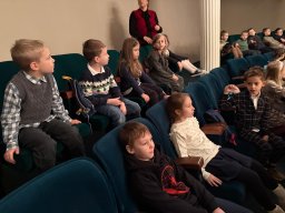 Klasy 1b i 1c w teatrze